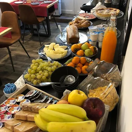 Holiday Guesthouse Oda ve Kahvaltı 3*