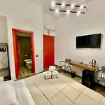 Holiday Guesthouse Panzió 4*