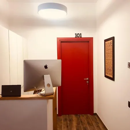 Couette-café Holiday Guesthouse 4*